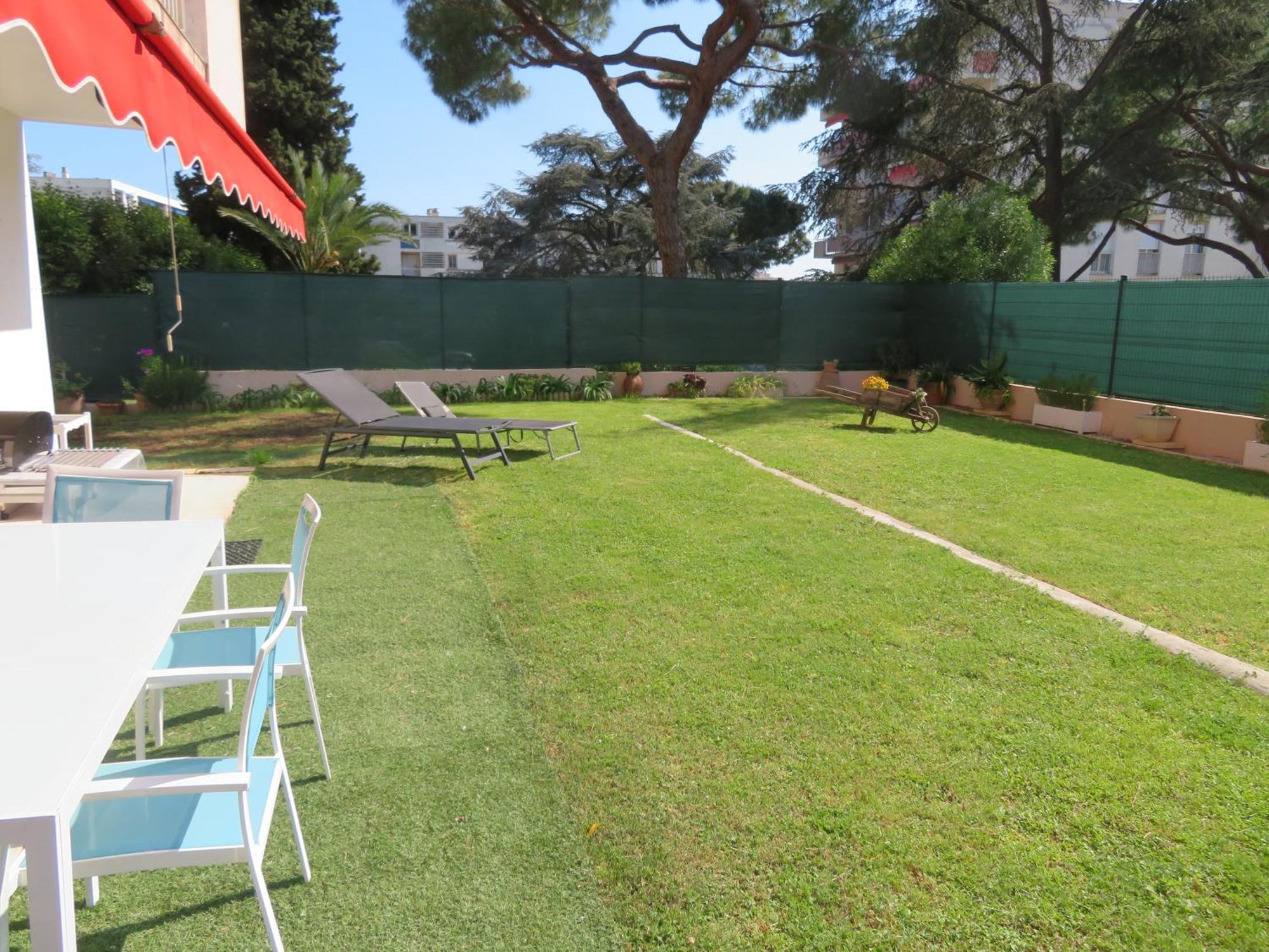 Superbe Rez De Jardin Dans Residence Au Calme ニース エクステリア 写真